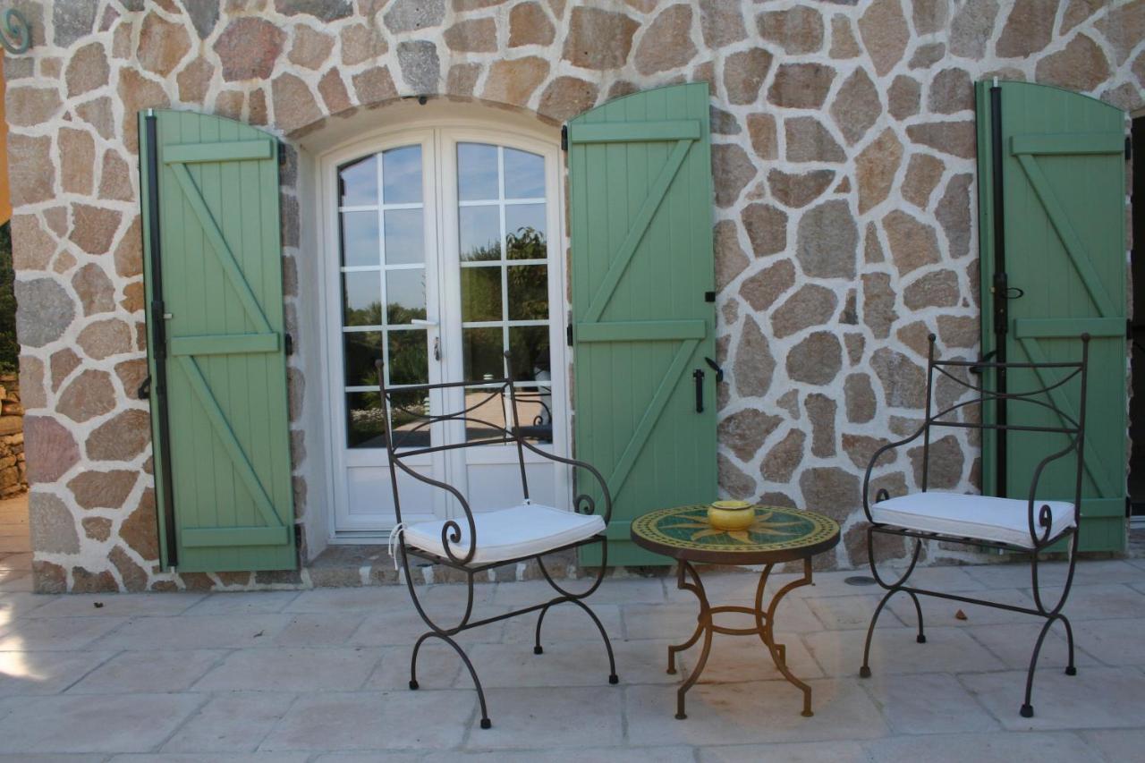 Le Mas Des Tarentes Chambres D'Hotes ตรองส์-ออง-โปรวองซ์ ภายนอก รูปภาพ